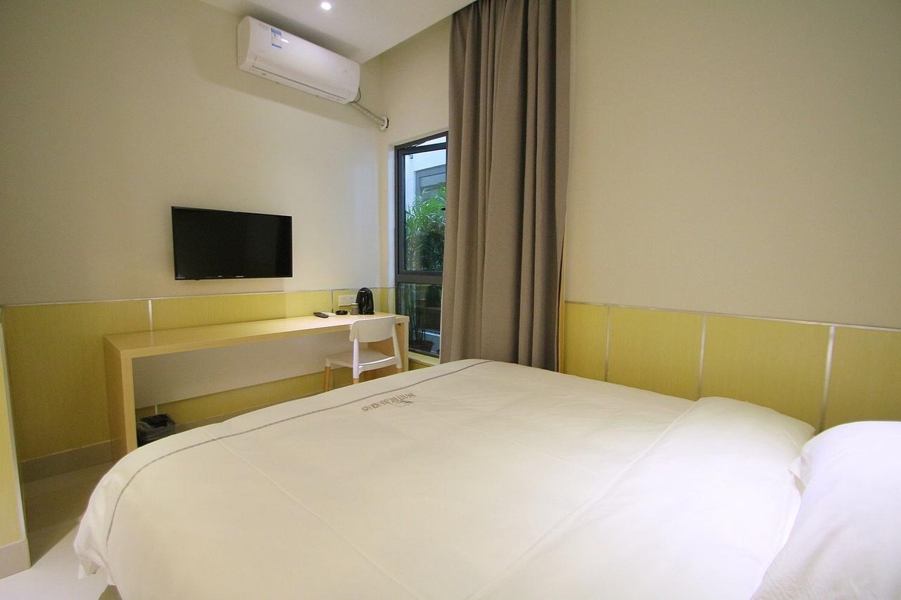 100 Inn Plus Pudong Airport Hotel Shanghái Exterior foto