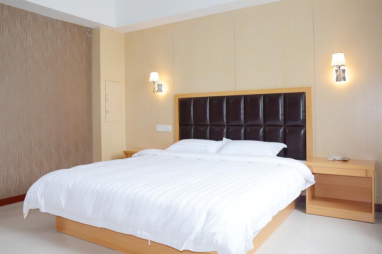 100 Inn Plus Pudong Airport Hotel Shanghái Exterior foto